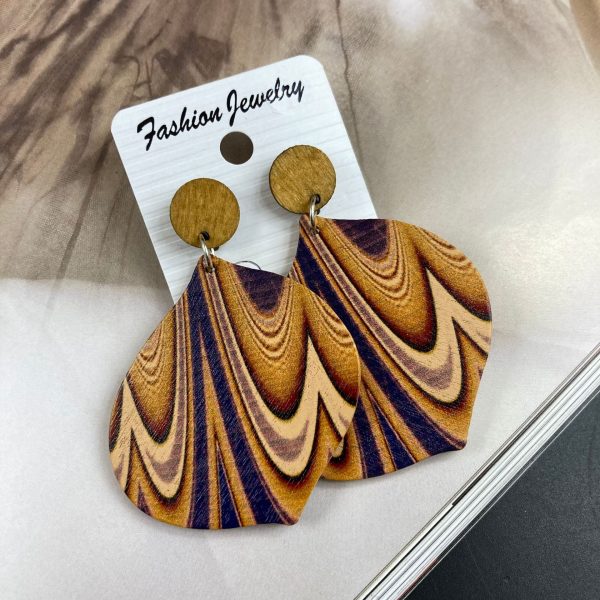 Wholesale Ethnic Style Retro Streamline Pattern Leaf Shape Long Earrings Fashion