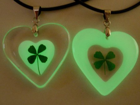 Wholesale 12pcs Dried Flower Four-leaf Clover Luminous Couple Necklace Online now