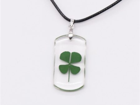 Wholesale 20pcs Creative Dried Flower Four-Leaf Clover Resin Necklace Supply