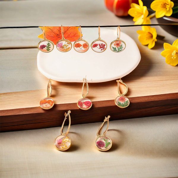 Wholesale Bohemian Retro Creative Round Epoxy Everlasting Flower Earrings Online