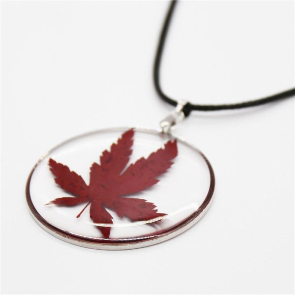 Wholesale 6pcs Resin Dripping Glue Dried Flower Maple Leaf Fashion Handmade Necklace Supply