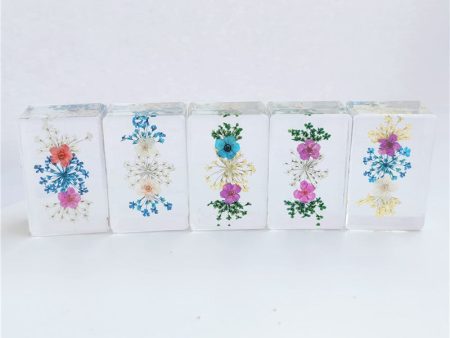 Wholesale 10pcs Resin Glue Dried Flower Pressed Book Real Flower Specimen Ornaments For Cheap