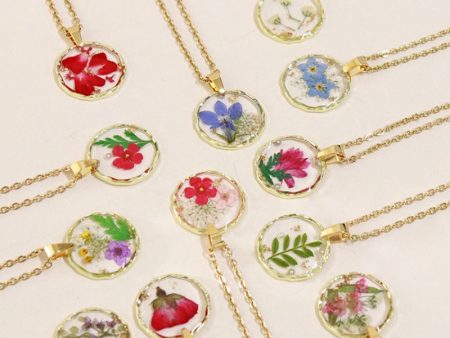 Wholesale 6pcs Moon Series Dried Flower Handmade Epoxy Pendant Necklace Online Hot Sale