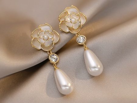 Wholesale Silver Needle Temperament Retro Pearl Camellia Earrings on Sale