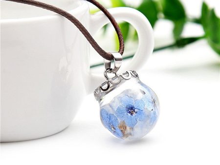 Wholesale 6pcs Blue Forget-me-not Spherical Resin Drop Glue Real Flower Necklace For Cheap