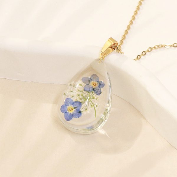 Wholesale 6pcs High Transparent Real Flower Dripping Glue Plant Specimen Necklace Fashion