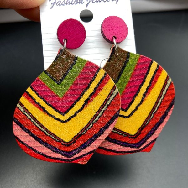 Wholesale Ethnic Style Retro Streamline Pattern Leaf Shape Long Earrings Fashion