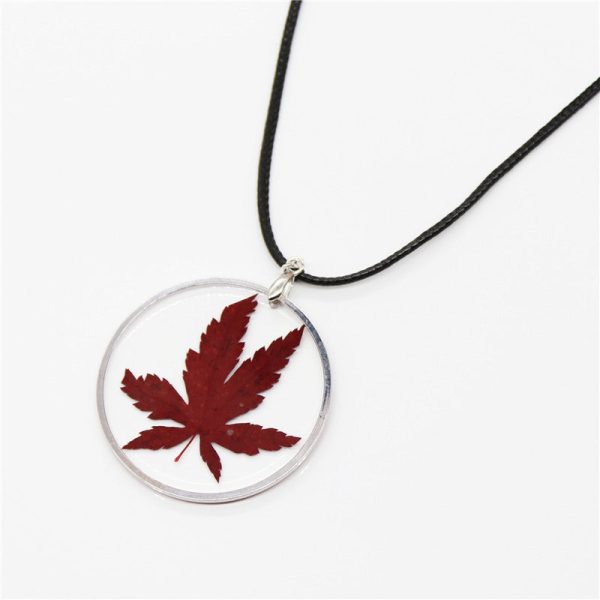 Wholesale 6pcs Resin Dripping Glue Dried Flower Maple Leaf Fashion Handmade Necklace Supply