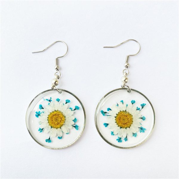 Wholesale 6pcs Resin Dripping Dried Flower Crystal Chrysanthemum Specimen Earrings Fashion