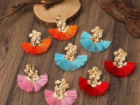 Wholesale Scalloped Tassel Vintage Alloy Flower Exaggerated Earrings For Cheap