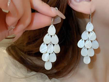 Wholesale Silver Needle Fashion White Flower Shell Pearl Earrings For Discount