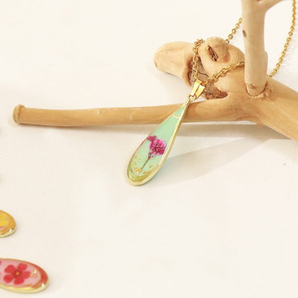 Wholesale 6pcs Resin Colored Dried Flower Pendant Water Drop Necklace For Sale